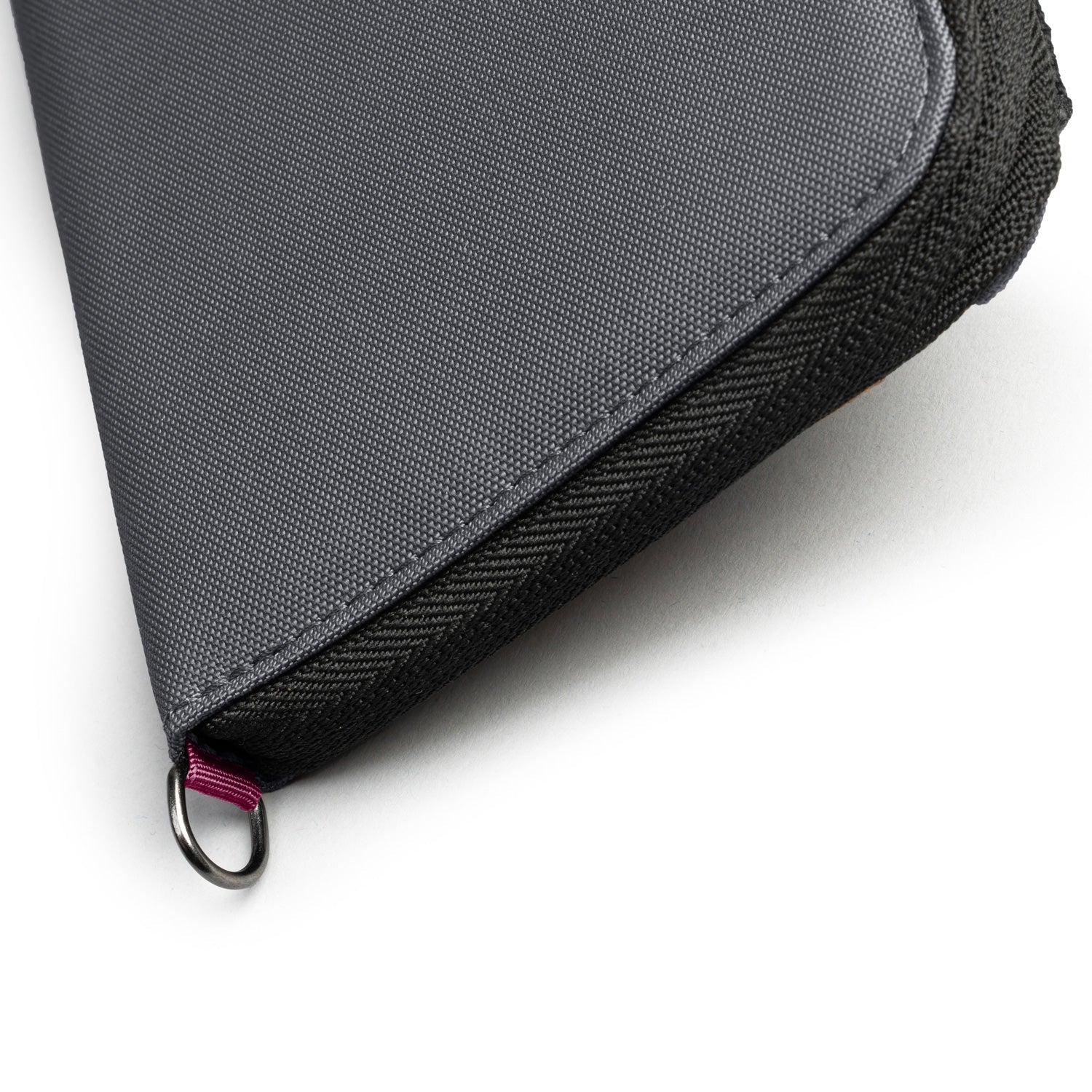 Pacsafe - RFIDsafe Zip Around Wallet - Slate-4