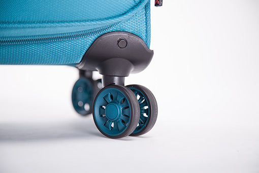 Tosca - So Lite 3.0 25in Medium 4 Wheel Soft Suitcase - Teal - 0