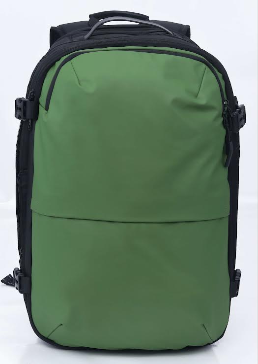 Travelite - Vacuum Compression Travel backpack 17.3in with pump - Green