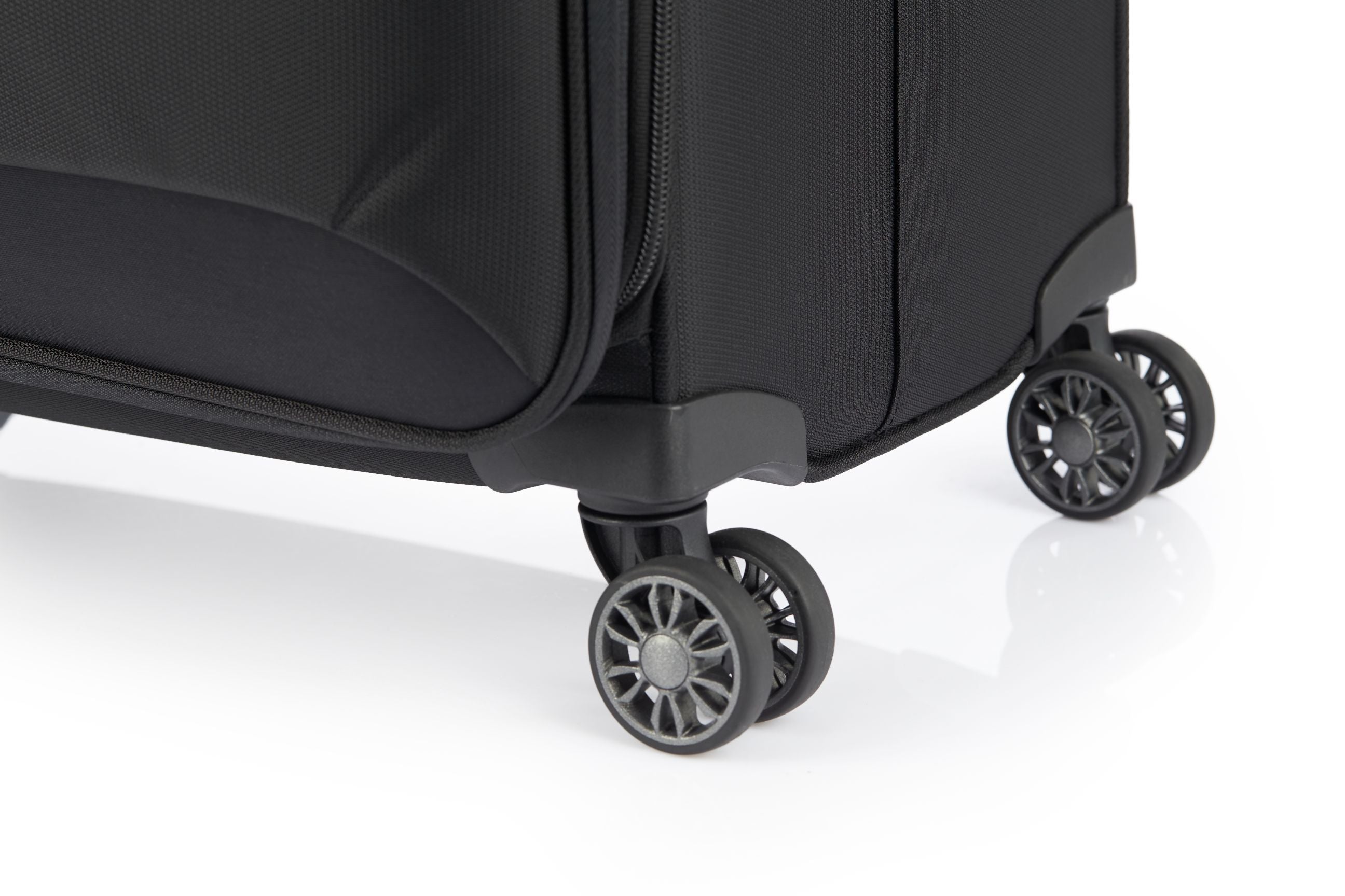Samsonite - 73HR 72cm Medium Suitcase - Black