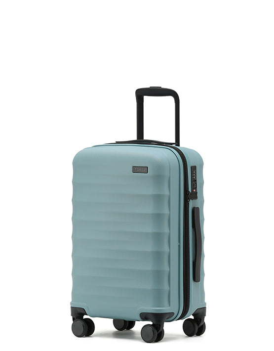 Tosca - Interstellar 2.0 20in Small On Board Spinner Suitcase - Ocean Blue