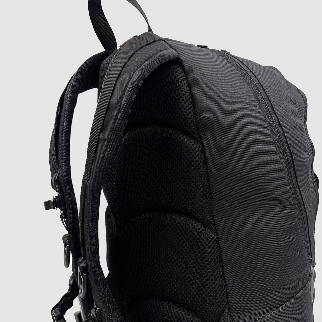 Black Wolf - Arrow II 20L Backpack - Jet Black