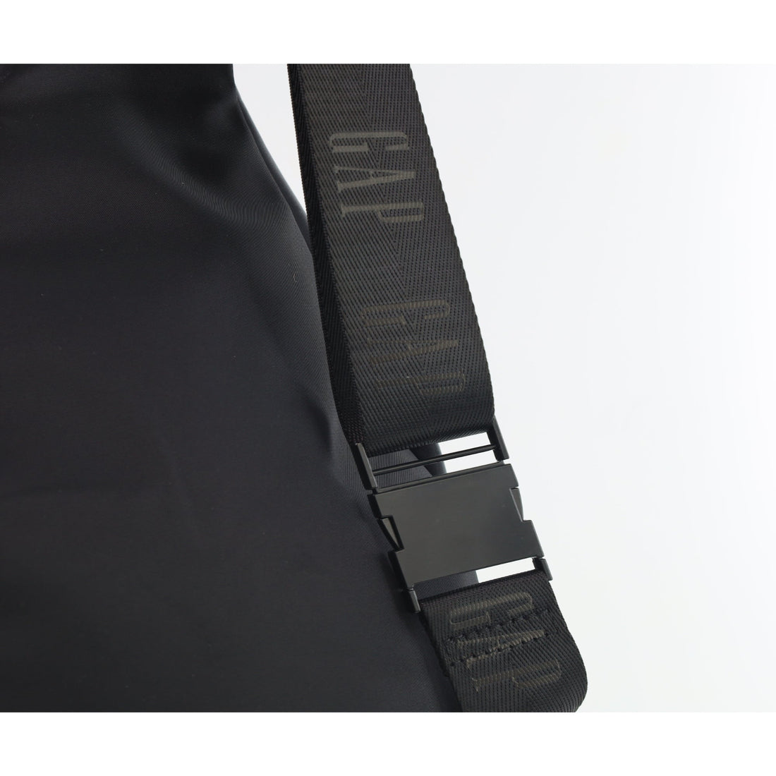 Gap - 36 Nylon Sling Backpack - Black