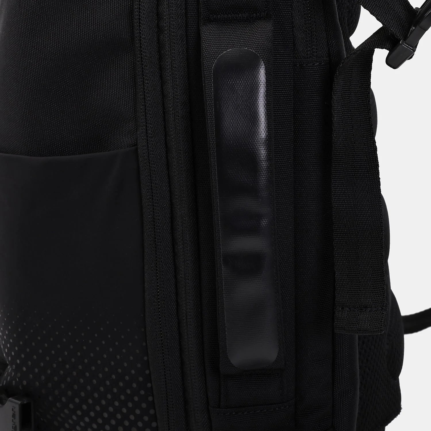 Hedgren - TRIP LARGE EXP TRAVEL BACKPACK 15.6in RFID - BLACK