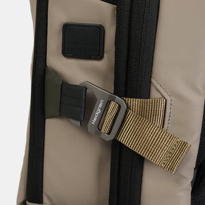 Hedgren - SUBURBANITE OVER NIGHT BACKPACK RFID R.COVER 15.6in - Beige