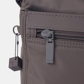 Hedgren - HIC176M.376 EYE Medium RFID Crossbody - Sepia - 0