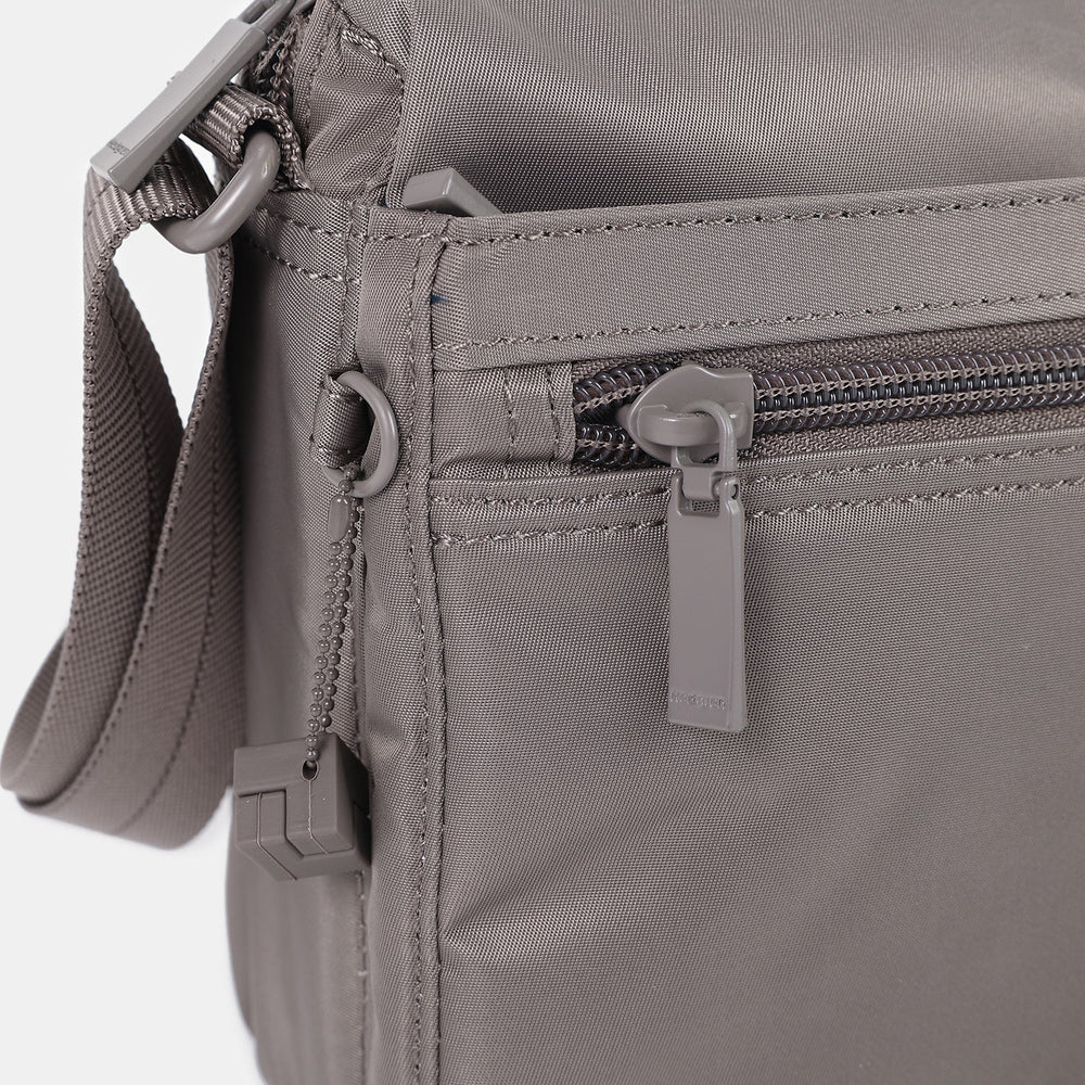 Hedgren - Hic176.376 Eye RFID Crossbody - Sepia Brown