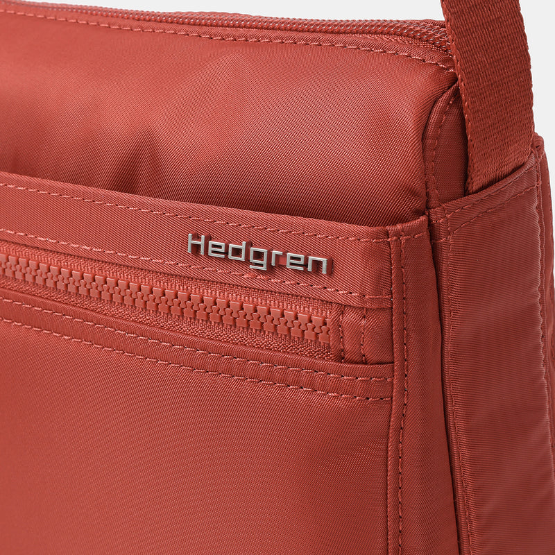 Hedgren - HIC176.906-20 NEO EYE RFID Crossbody - Dahlia Red
