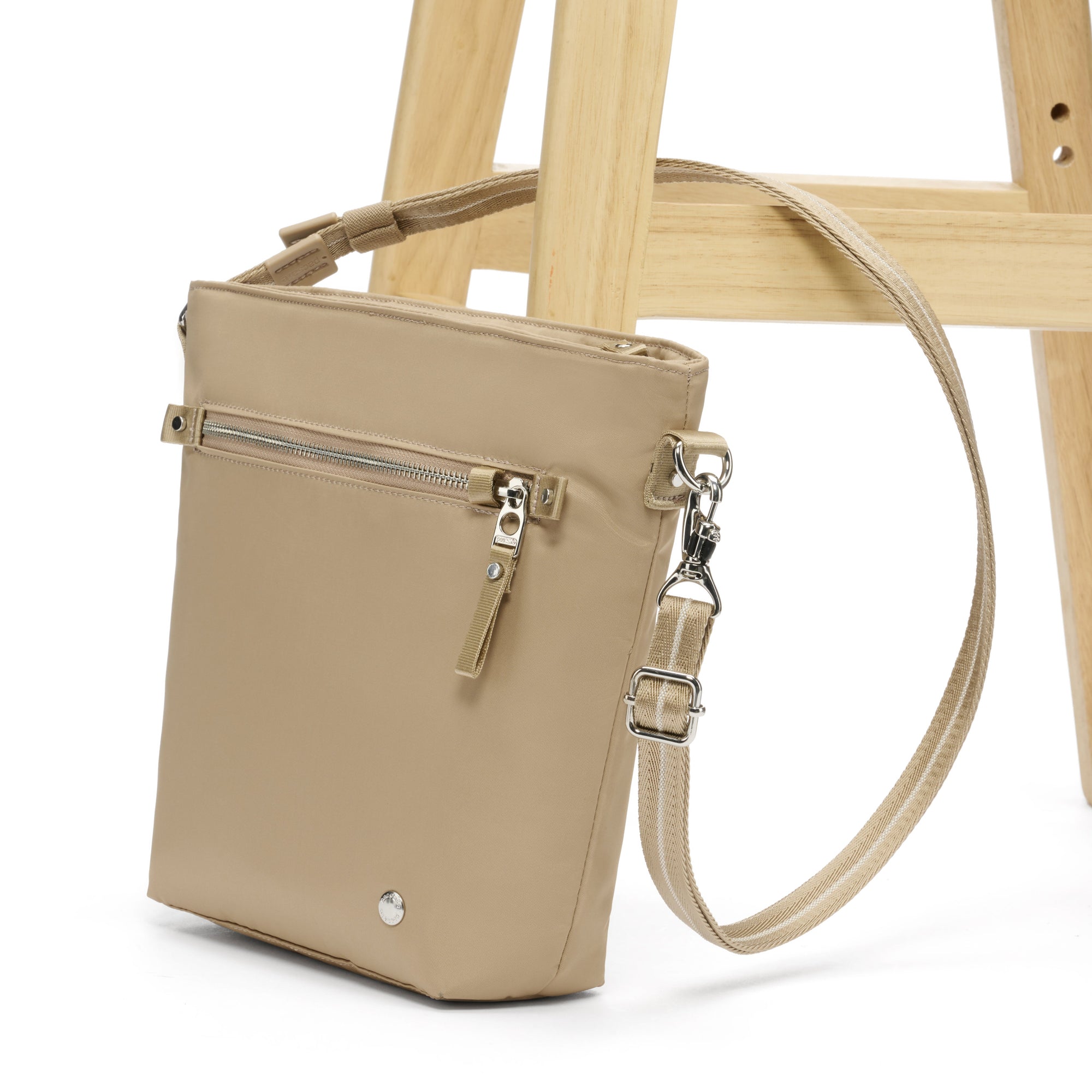 Pacsafe W crossbody Taupe