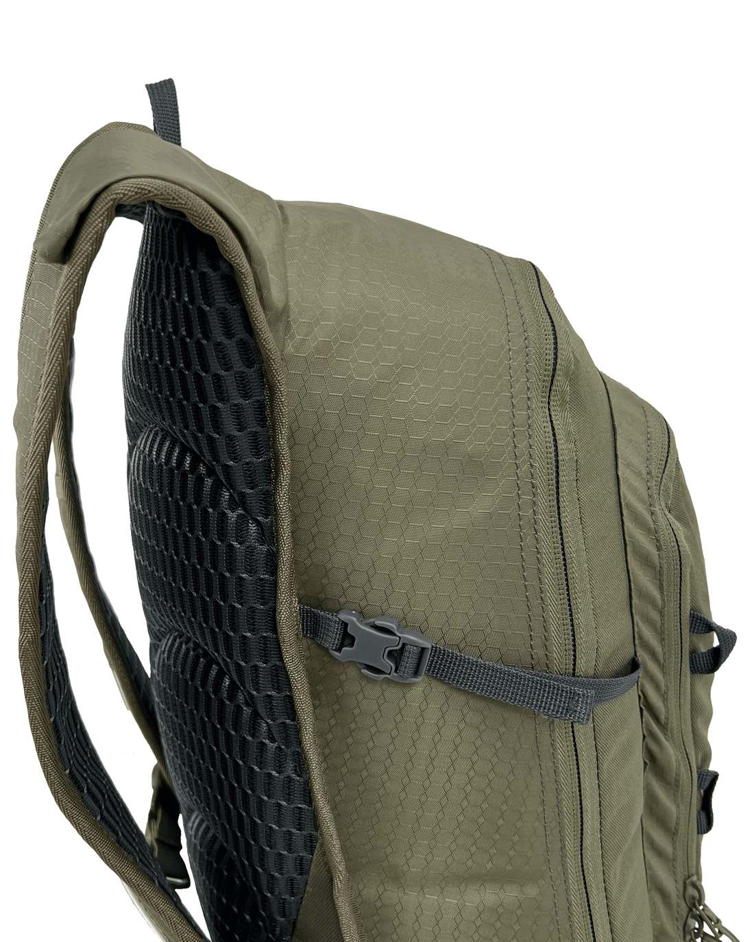 Black Wolf - Tomaree 12L Backpack - Moss