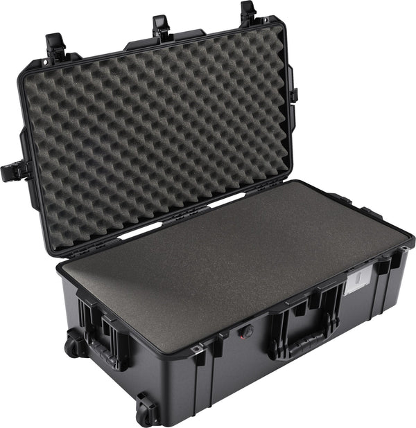 Pelican - 1615air,wl/Wfoam,pb 2 Wheel Case Large - Black