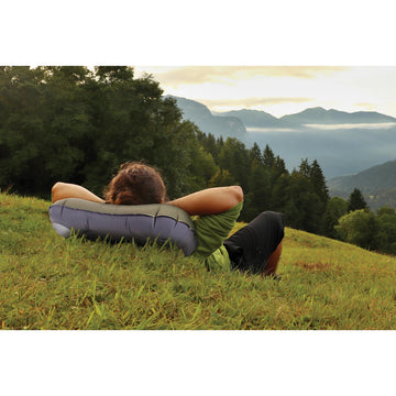 MAVERICK - Inflatable pillow w built in pump - - 0