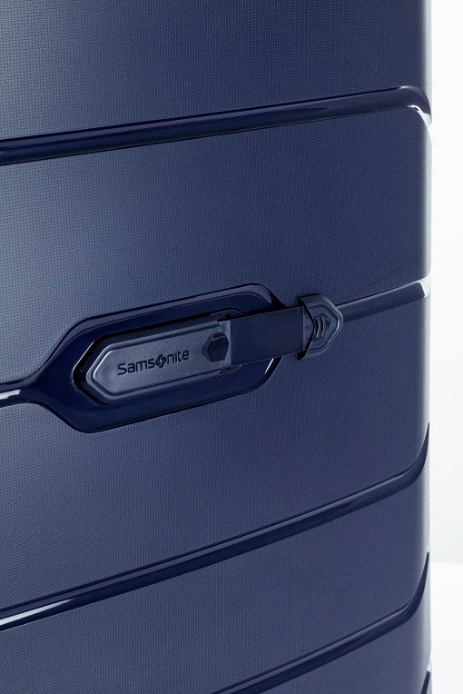 Samsonite - NEW Oc2lite 68cm Medium 4 Wheel Hard Suitcase - Navy